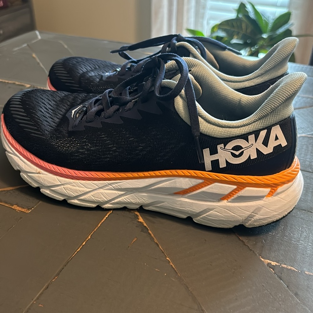 HOKA Clifton Sneakers